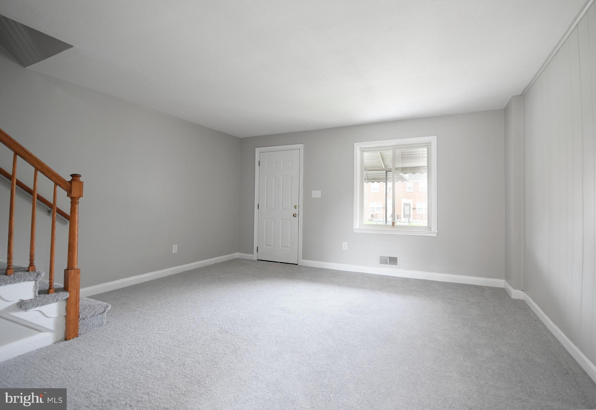 2240 Redthorn Road Baltimore, MD 21220 - Photo 5 of 39 Living Room