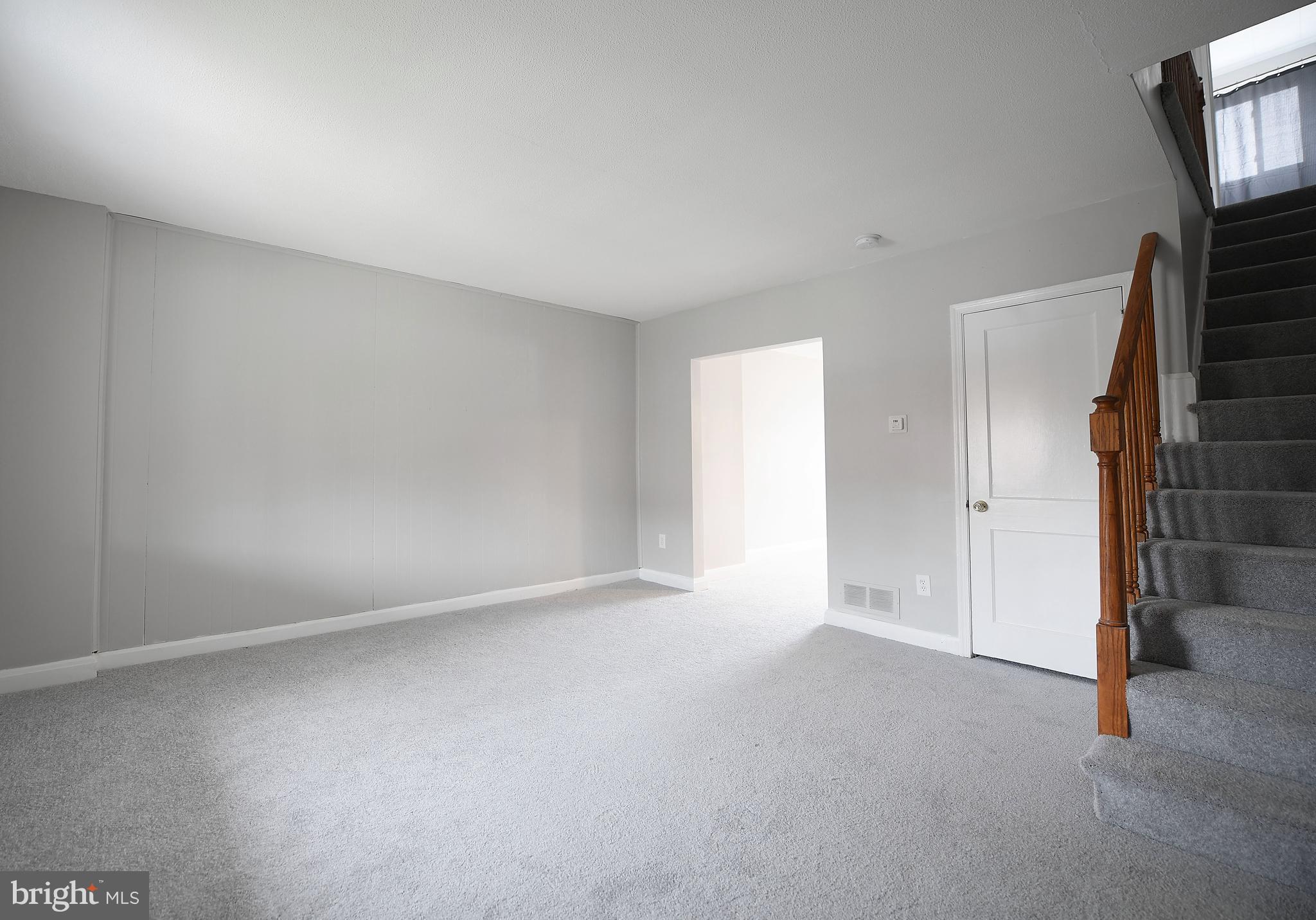 2240 Redthorn Road Baltimore, MD 21220 - Photo 7 of 39 Living Room