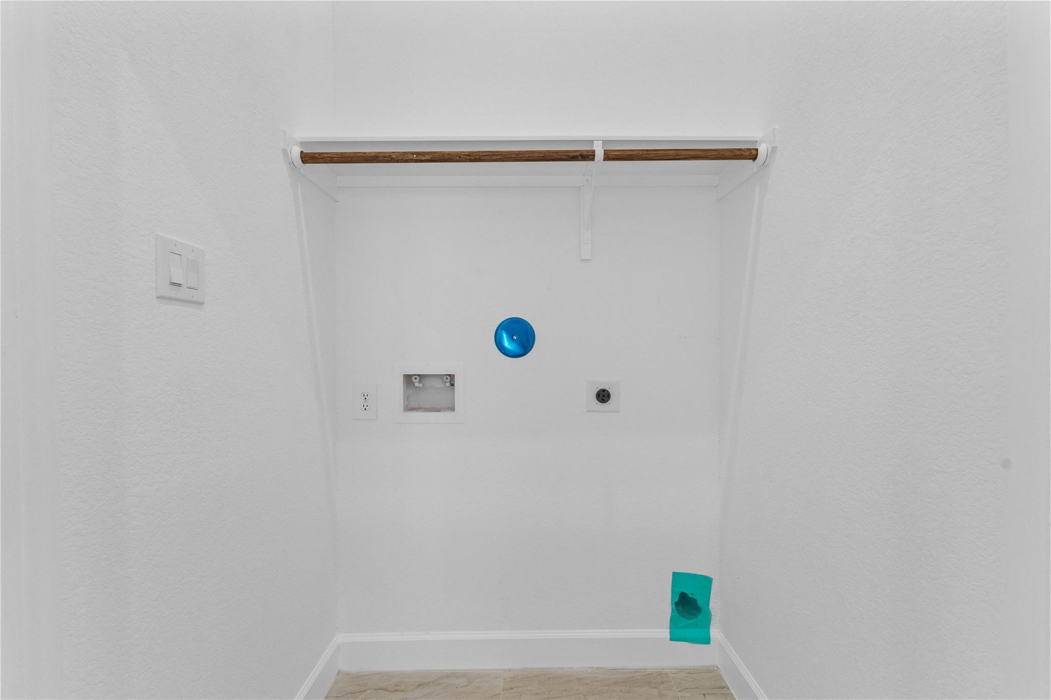 7805 Farnsworth Street, Unit B Houston, TX 77022 - Photo 19 of 26 a bathroom with a shower