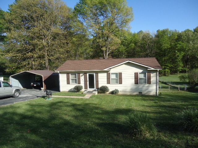 1001 Martin McNeil Road Salem, VA 24153 - Photo 1 of 34 Front of House