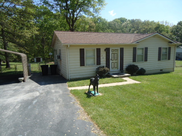 1001 Martin McNeil Road Salem, VA 24153 - Photo 5 of 34 Front