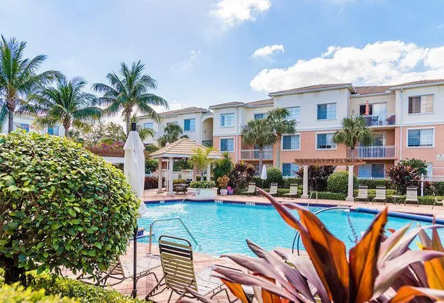 $2,000 | 1210 Myrtlewood Circle East, Palm Beach Gardens, FL 33418