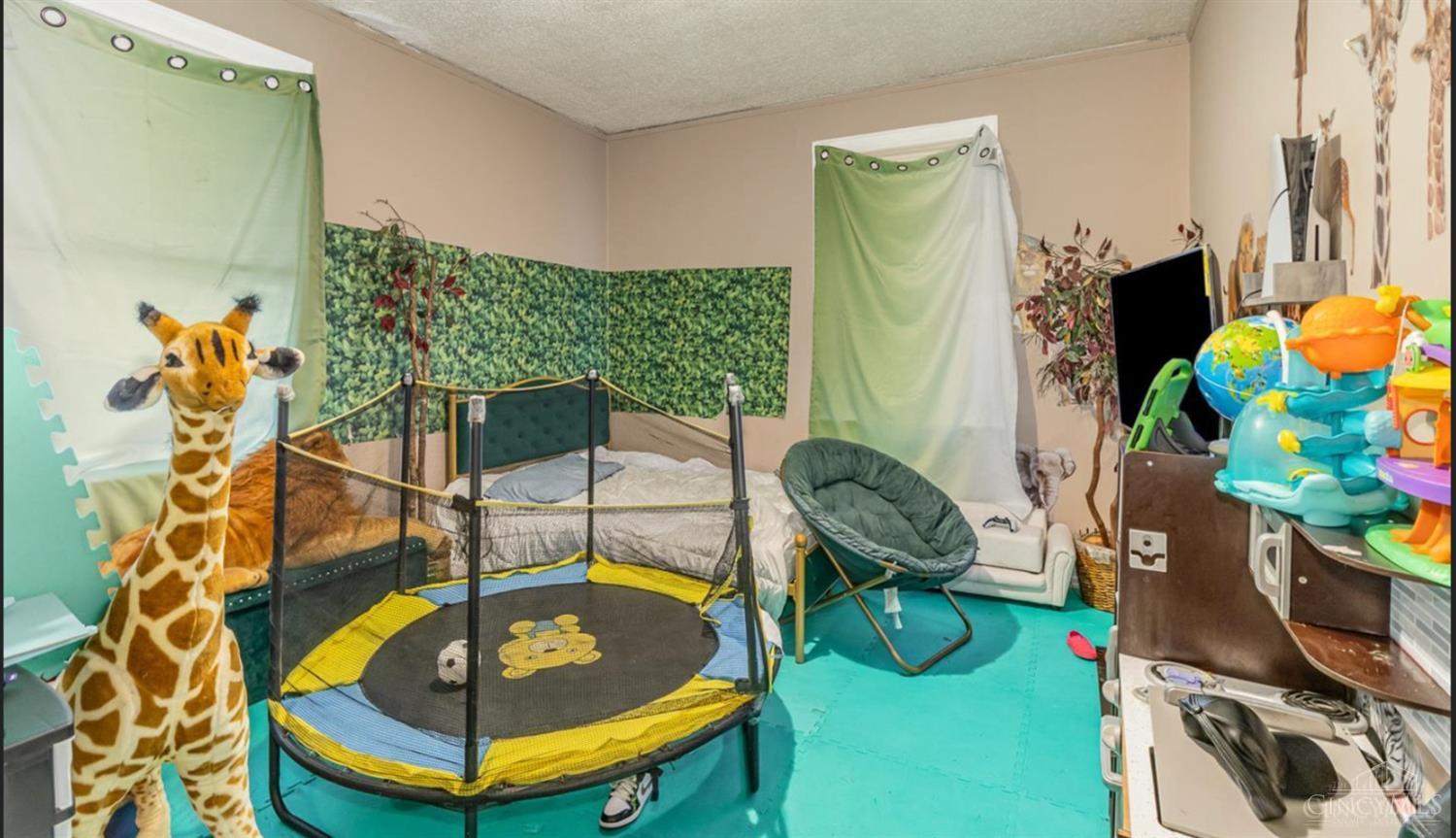 4829 Reading Road Cincinnati, OH 45237 - Photo 13 of 21