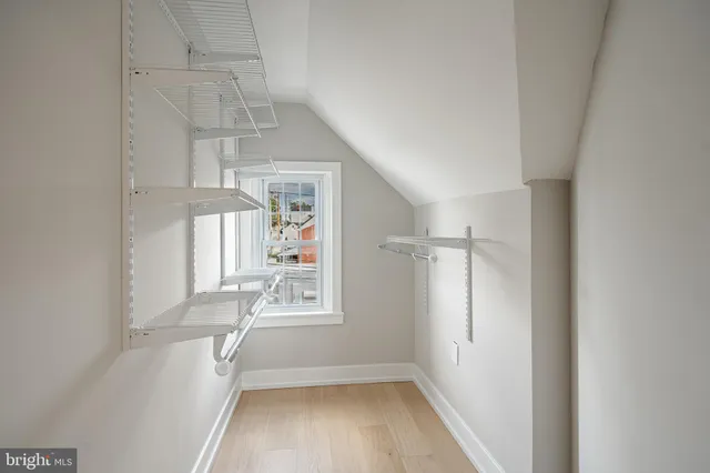 a view of entryway and front door