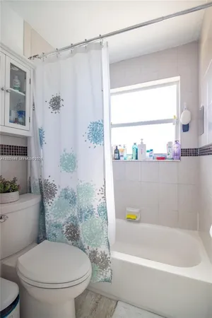 $419,000 | 2950 Northeast 11th Avenue, Pompano Beach, FL 33064