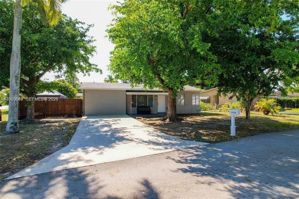 $419,000 | 2950 Northeast 11th Avenue, Pompano Beach, FL 33064