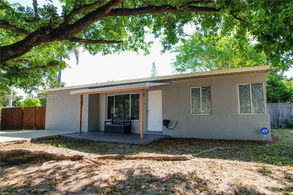 $419,000 | 2950 Northeast 11th Avenue, Pompano Beach, FL 33064