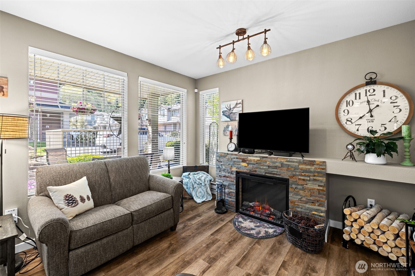 15325 Southeast 155th Place, Unit D6 Renton, WA 98058 - Photo 6 of 32