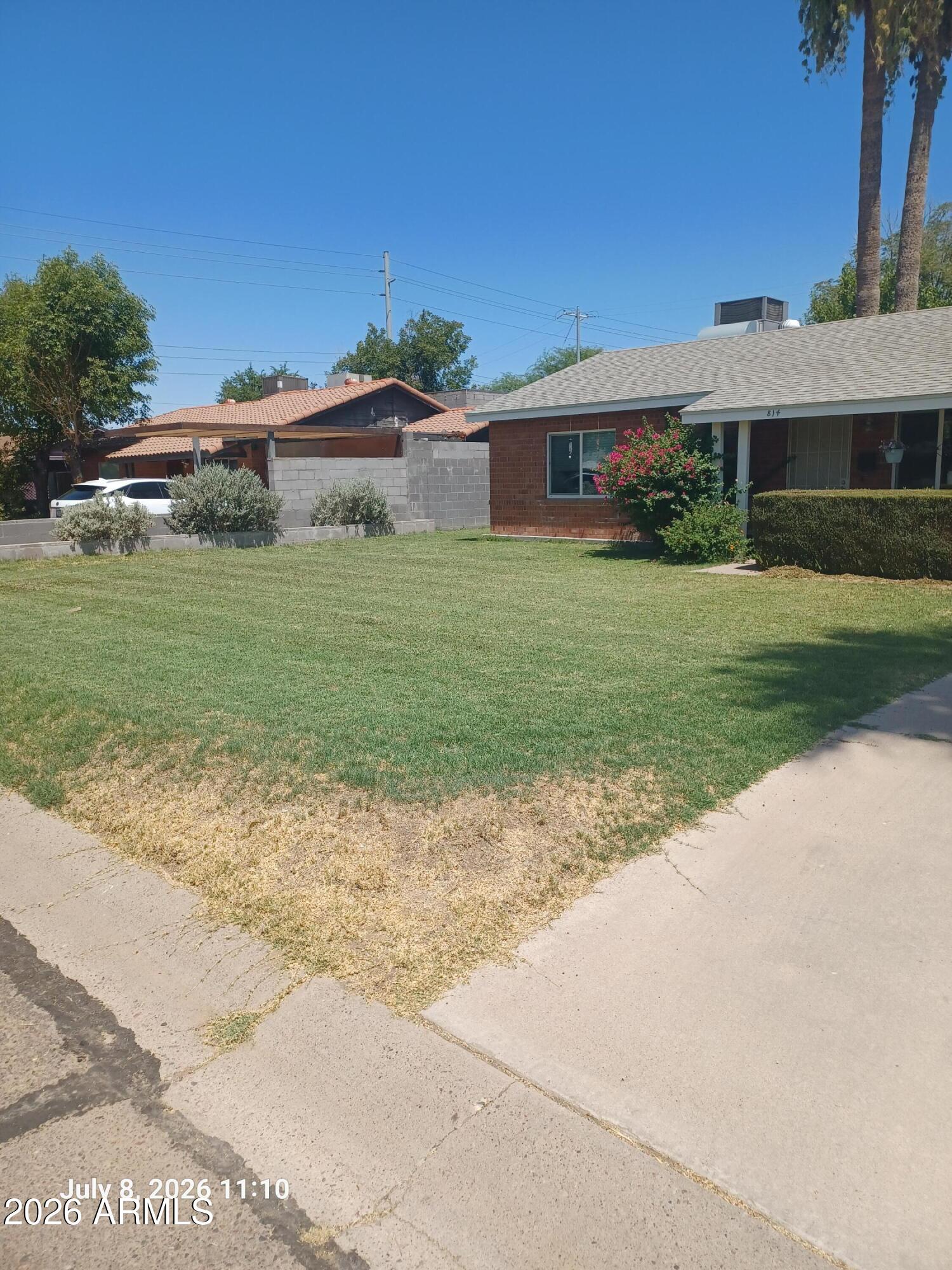 814 East Lamar Road Phoenix, AZ 85014 - Photo 2 of 15 20260708_111037