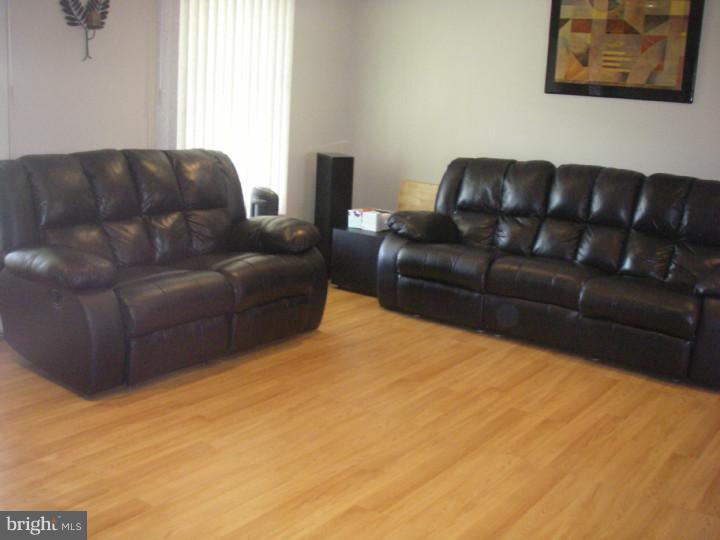 42 Quiet Road Levittown, PA 19057 - Photo 5 of 12 Living Room