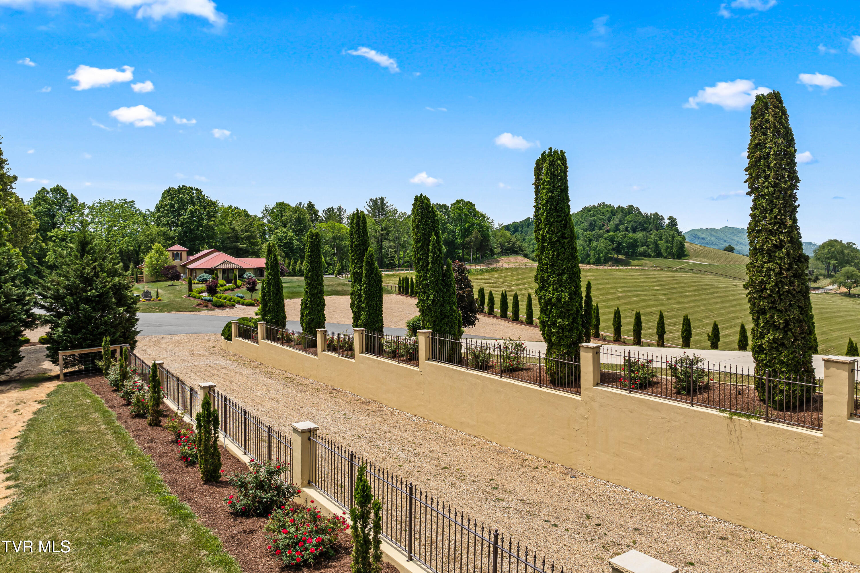 1877 Dry Hill Road Butler, TN 37640 - Photo 84 of 106 75