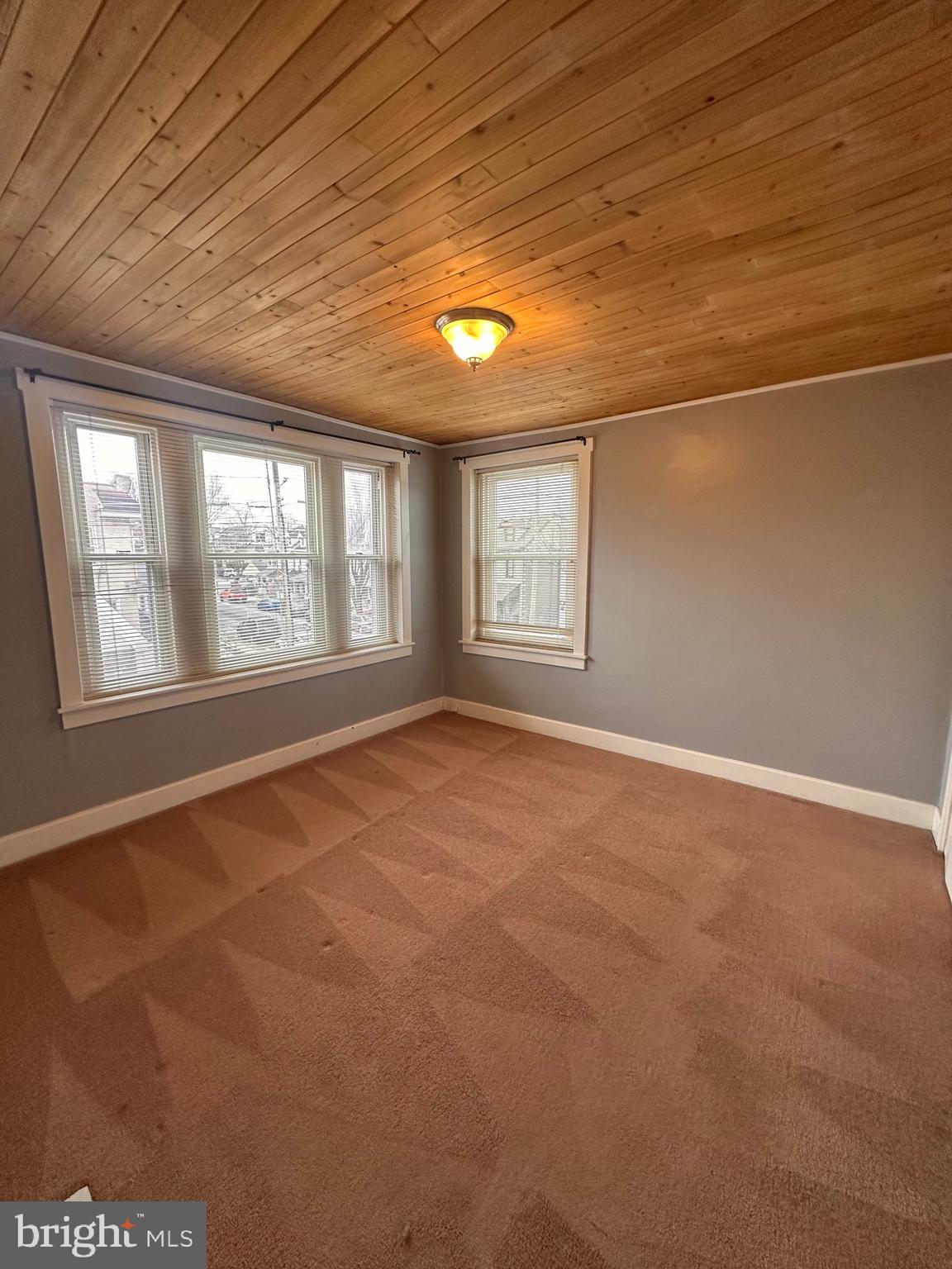 300 South 3rd Avenue Reading, PA 19611 - Photo 12 of 14 an empty room with windows