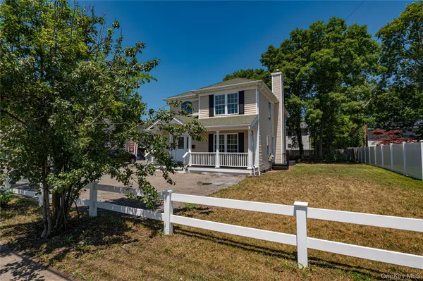 $725,000 | 2163 Sunrise Highway, Islip, NY 11751