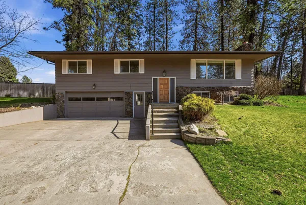 $450,000 | 1223 West Bellwood Drive, Spokane, WA 99218