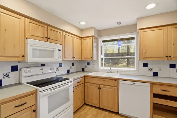 $450,000 | 1223 West Bellwood Drive, Spokane, WA 99218