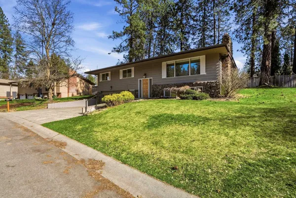 $450,000 | 1223 West Bellwood Drive, Spokane, WA 99218
