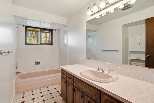 $450,000 | 1223 West Bellwood Drive, Spokane, WA 99218