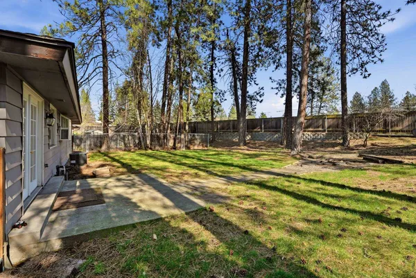$450,000 | 1223 West Bellwood Drive, Spokane, WA 99218