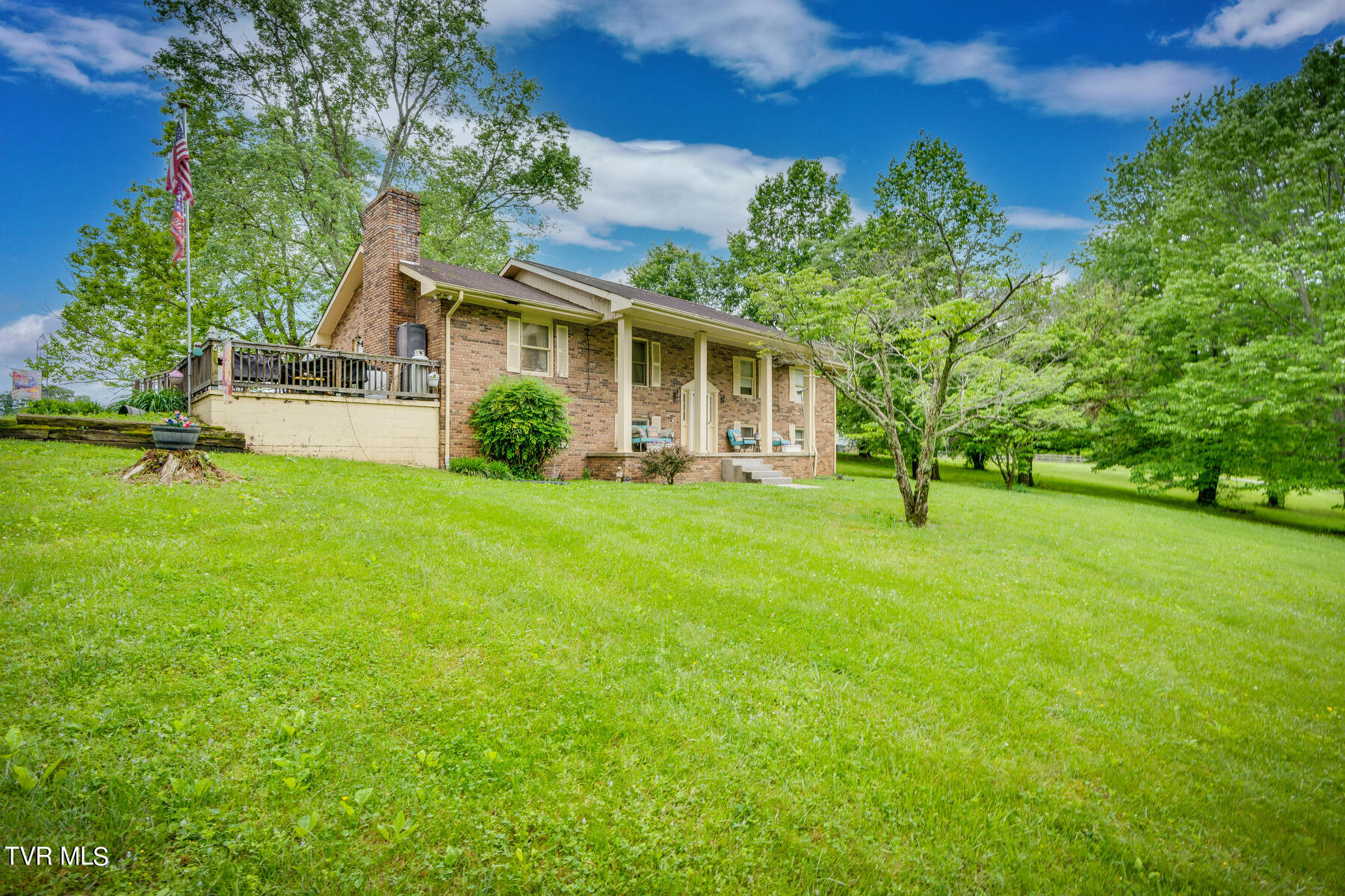 212 River Road Church Hill, TN 37642 - Photo 2 of 37 002