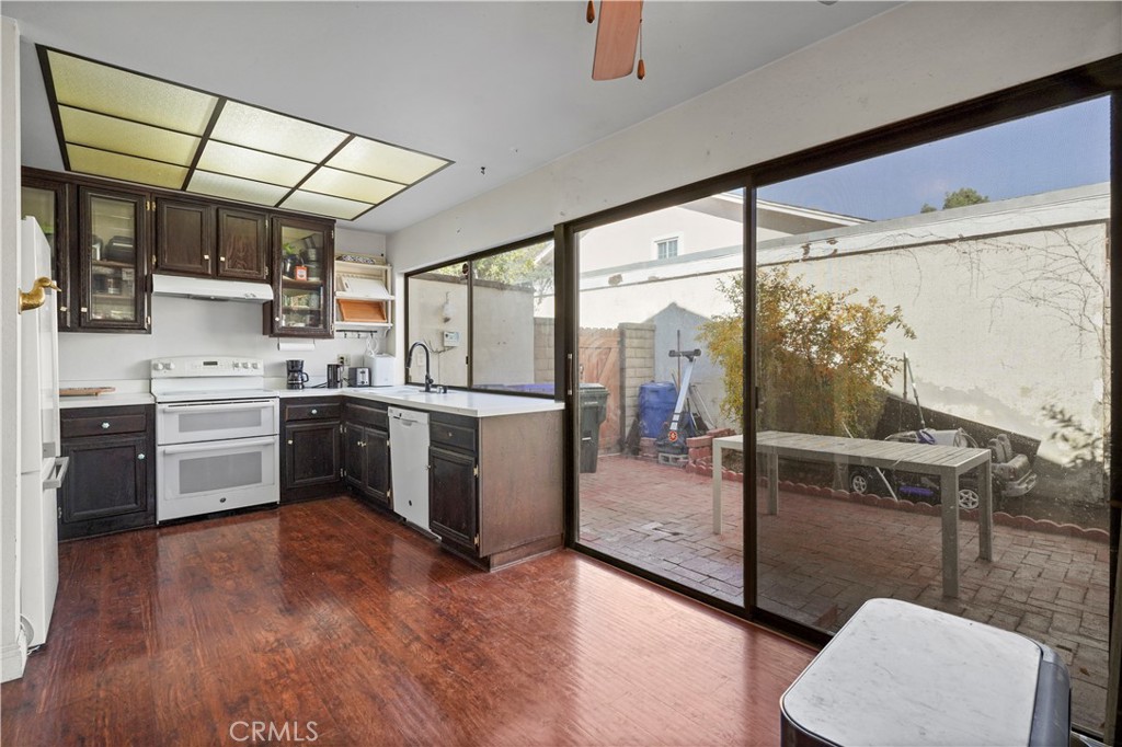 25236 Vía Sistine Valencia, CA 91355 - Photo 15 of 40