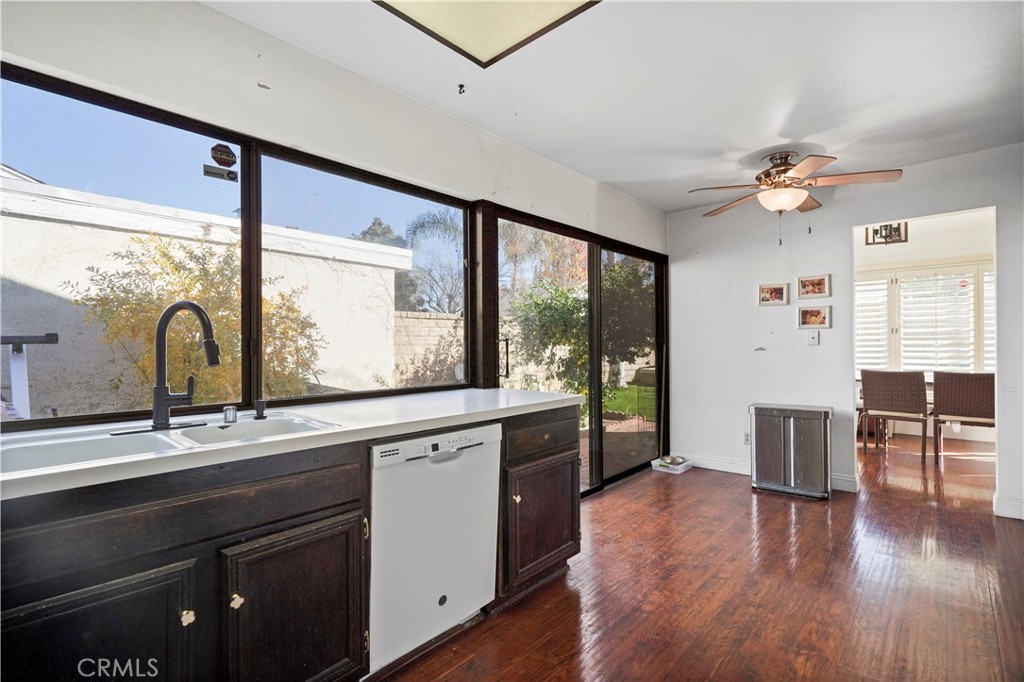 25236 Vía Sistine Valencia, CA 91355 - Photo 16 of 40