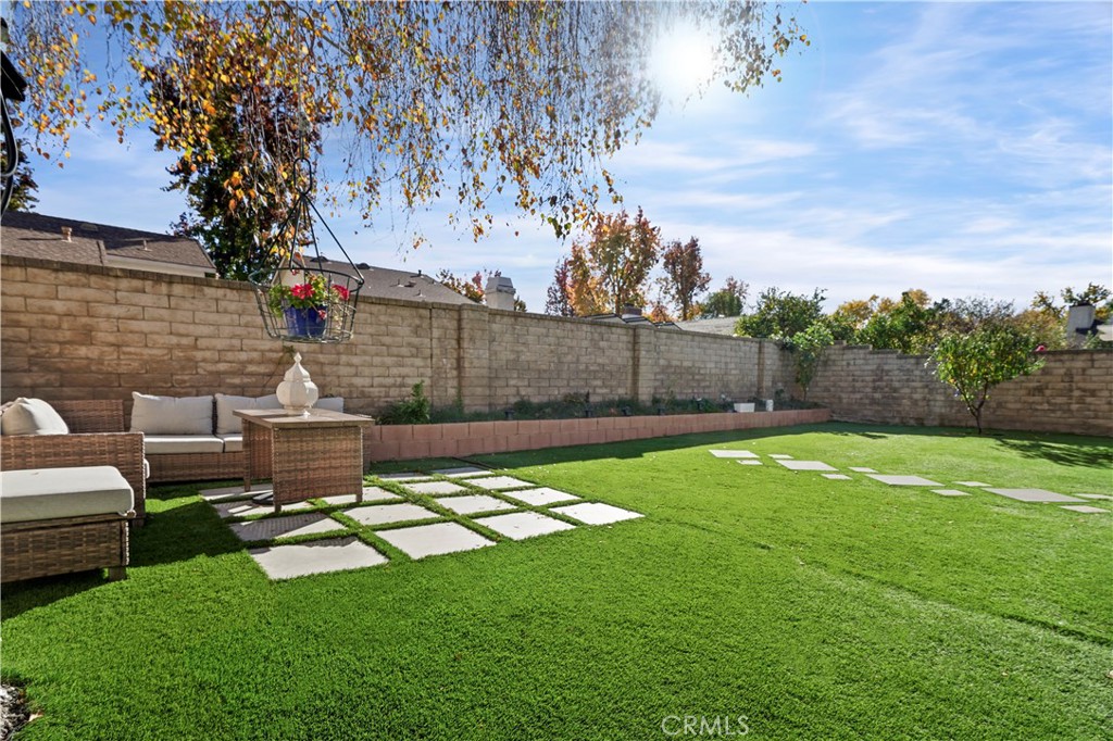 25236 Vía Sistine Valencia, CA 91355 - Photo 24 of 40