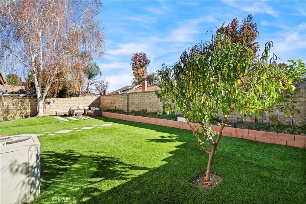 25236 Vía Sistine Valencia, CA 91355 - Photo 25 of 40