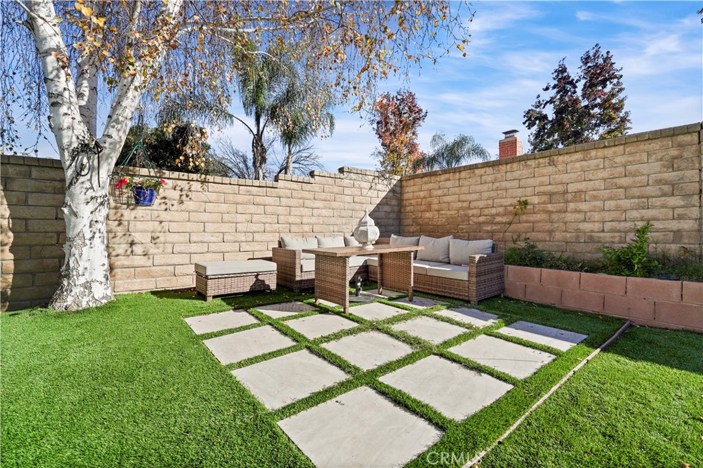 25236 Vía Sistine Valencia, CA 91355 - Photo 26 of 40