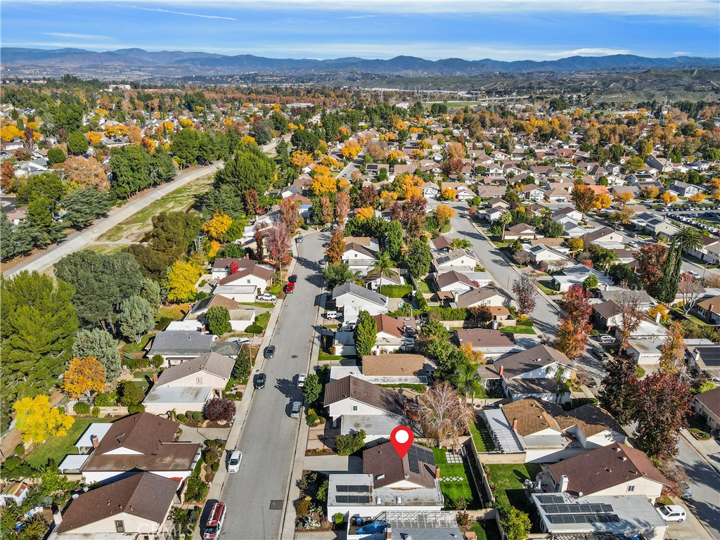 25236 Vía Sistine Valencia, CA 91355 - Photo 32 of 40