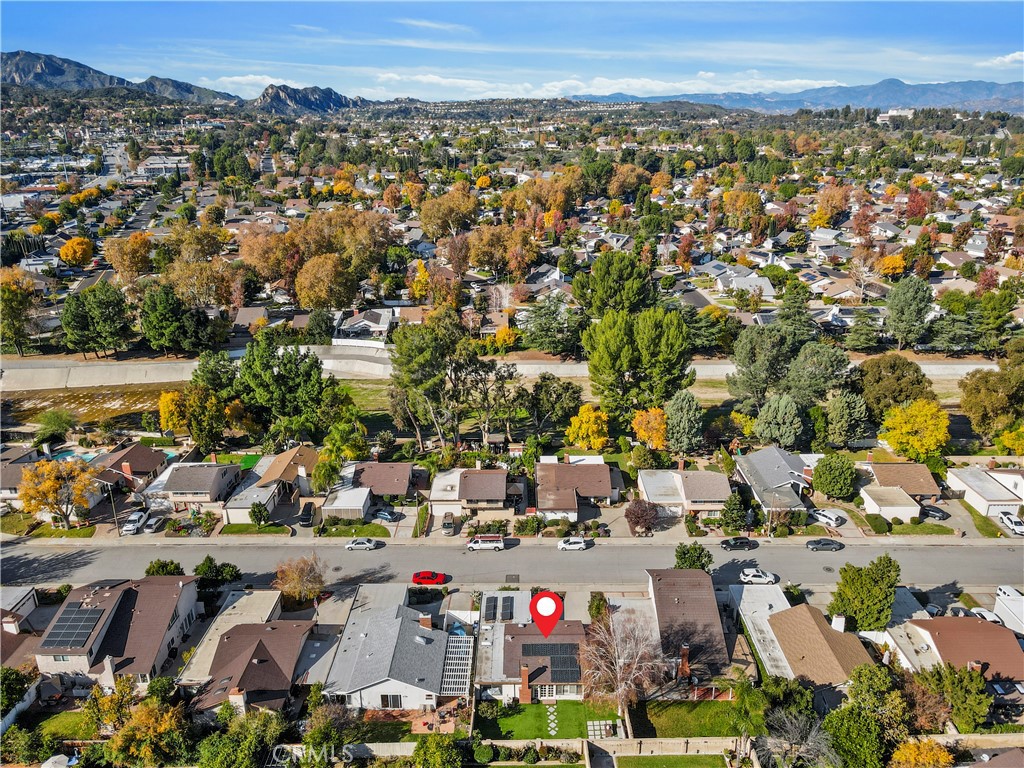 25236 Vía Sistine Valencia, CA 91355 - Photo 33 of 40