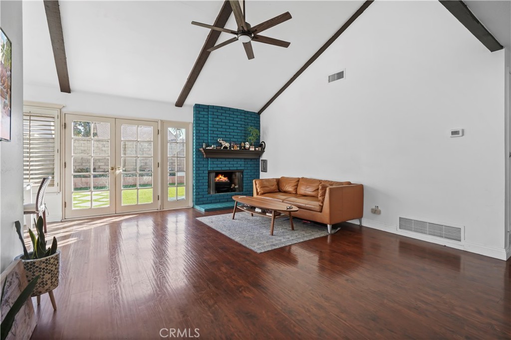 25236 Vía Sistine Valencia, CA 91355 - Photo 10 of 40