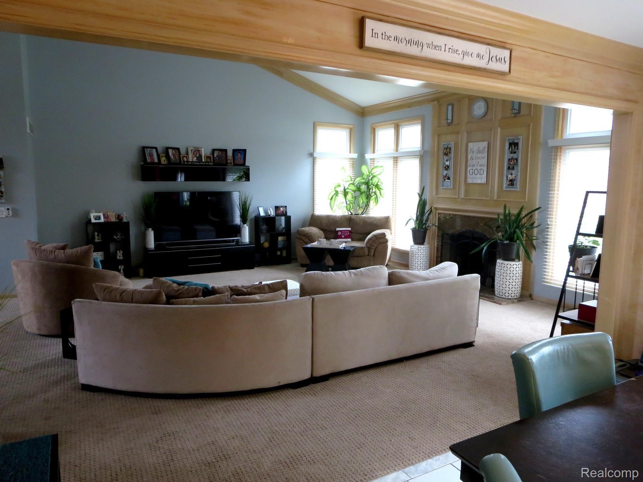 46308 Fairwind Road Macomb, MI 48044 - Photo 11 of 42 IMG_0127.JPG