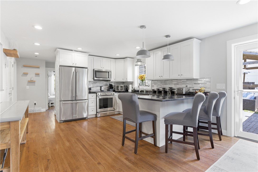 3811 Mendon Road Cumberland, RI 02864 - Photo 6 of 24