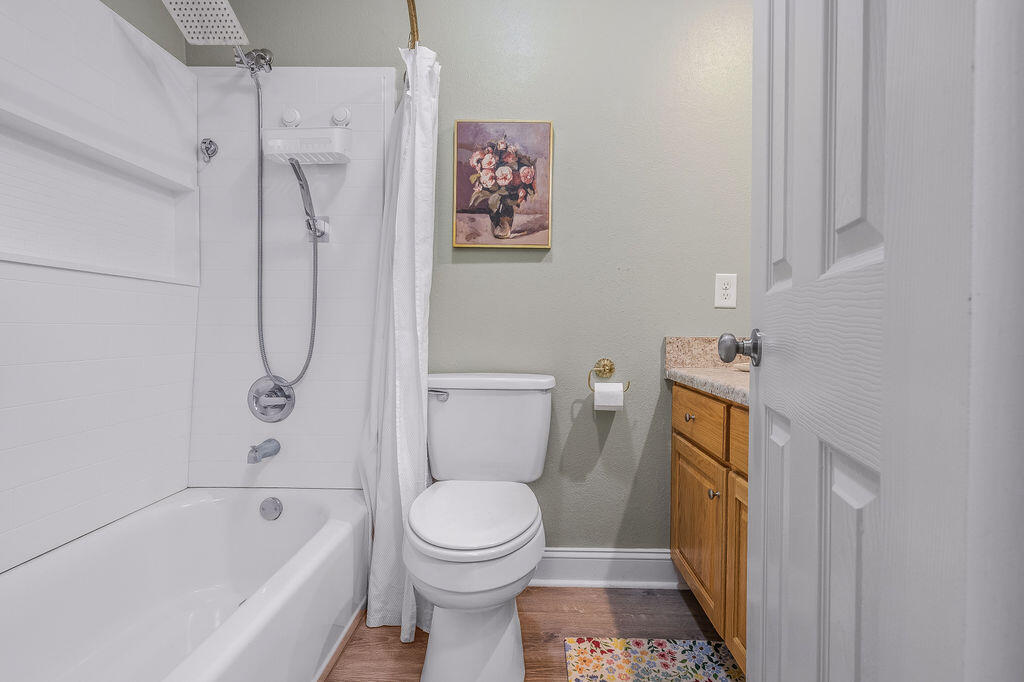 5360 Monterrey Road Crestview, FL 32539 - Photo 21 of 32 Bathroom
