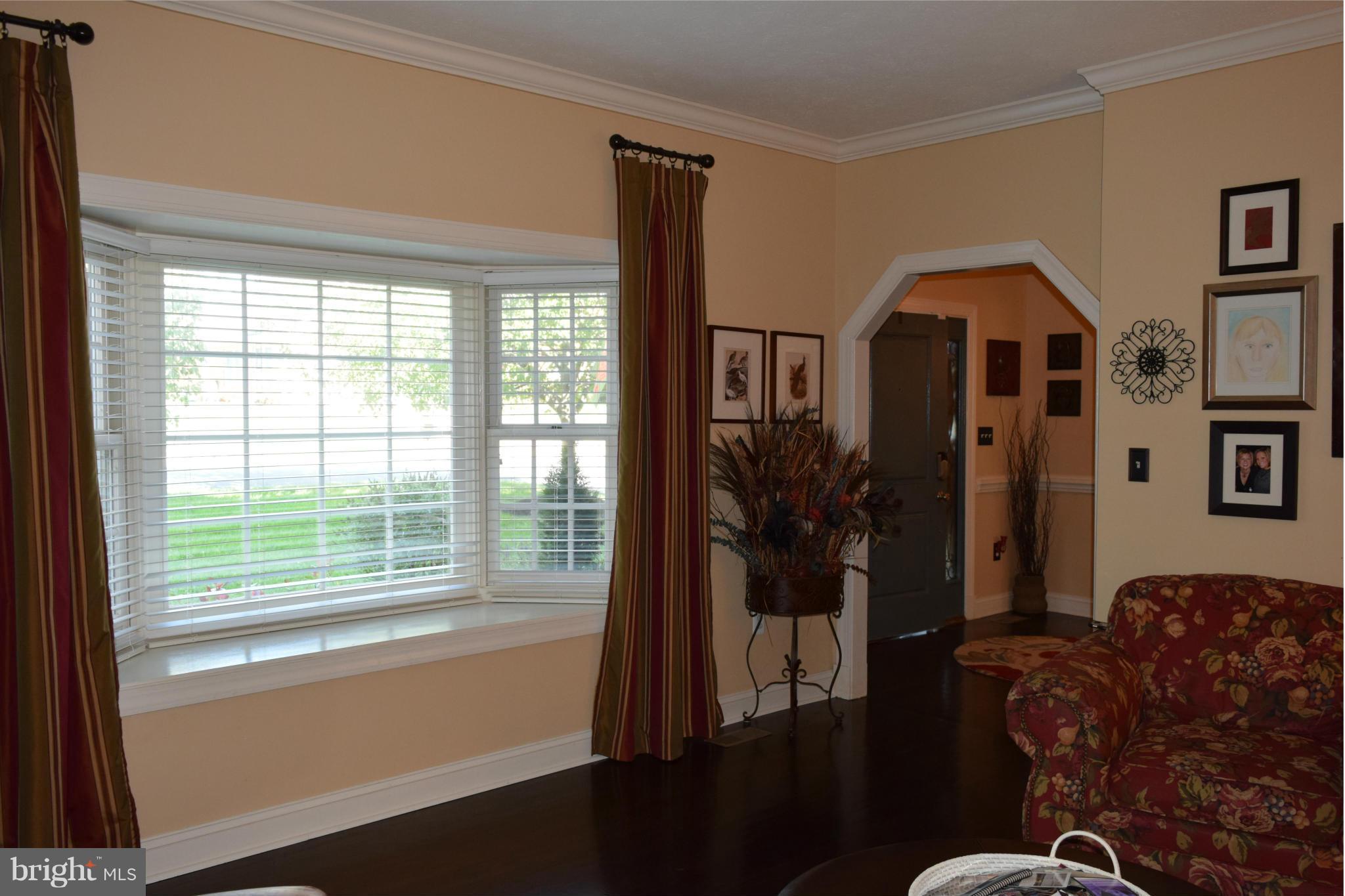 307 Huntersridge Road Winchester, VA 22602 - Photo 15 of 30 Living Room