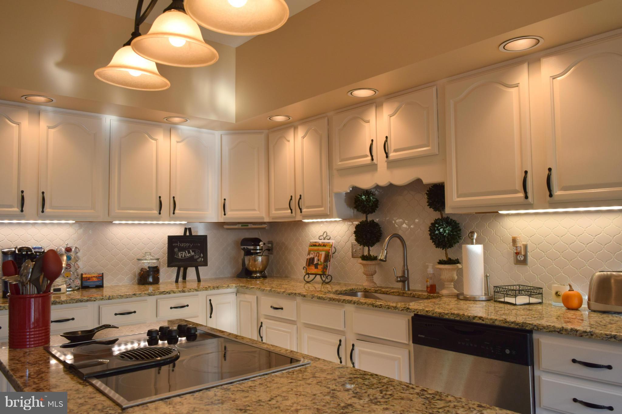 307 Huntersridge Road Winchester, VA 22602 - Photo 7 of 30 Kitchen