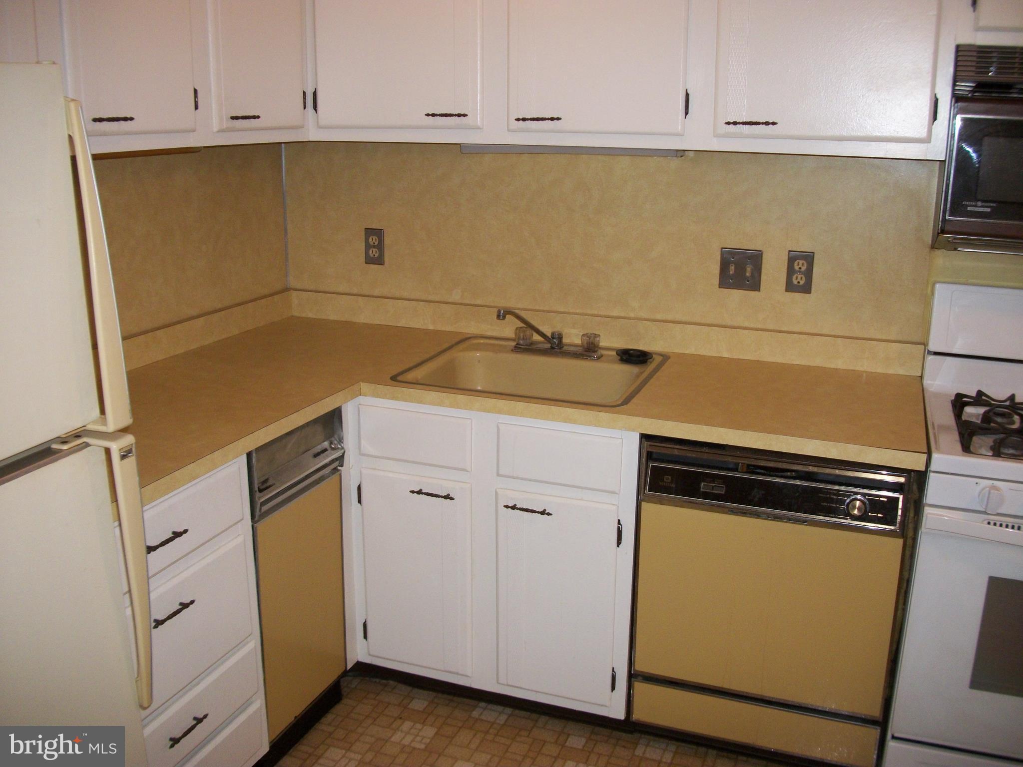 2912 State Hill Road, Unit B13 Reading, PA 19610 - Photo 6 of 13 Gallery Image 6