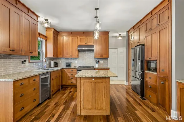 $445,000 | 17242 Hilltop Ridge Drive, Eureka, MO 63025