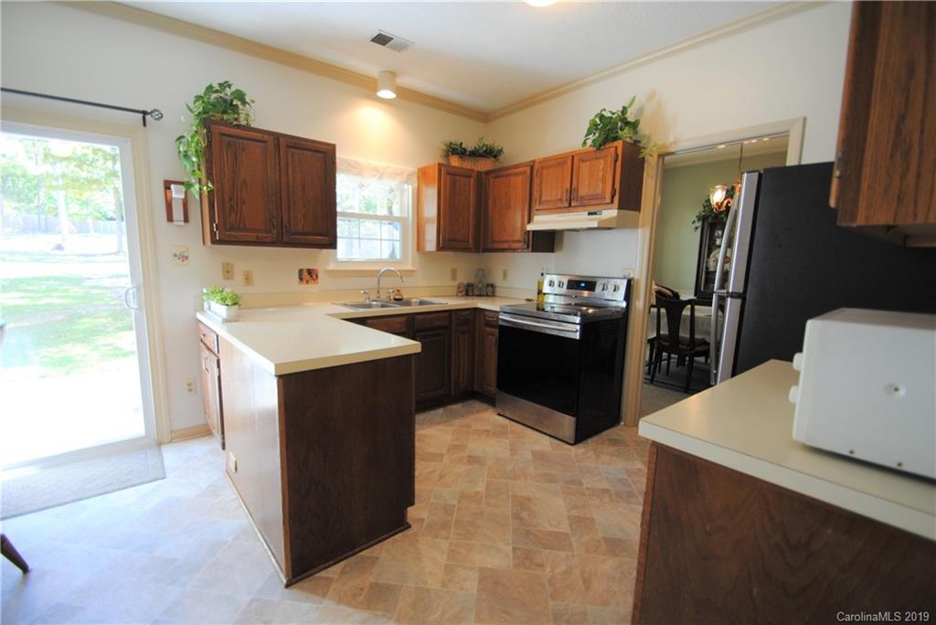 8102 Hunley Ridge Road Matthews, NC 28104 - Photo 11 of 44