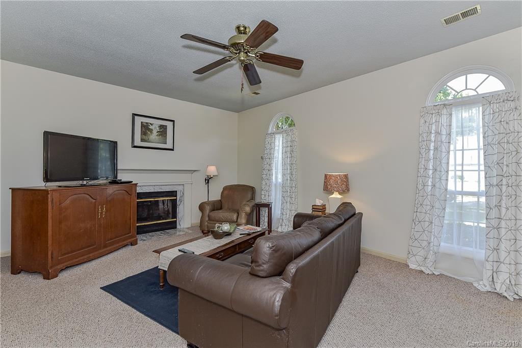 8102 Hunley Ridge Road Matthews, NC 28104 - Photo 4 of 44