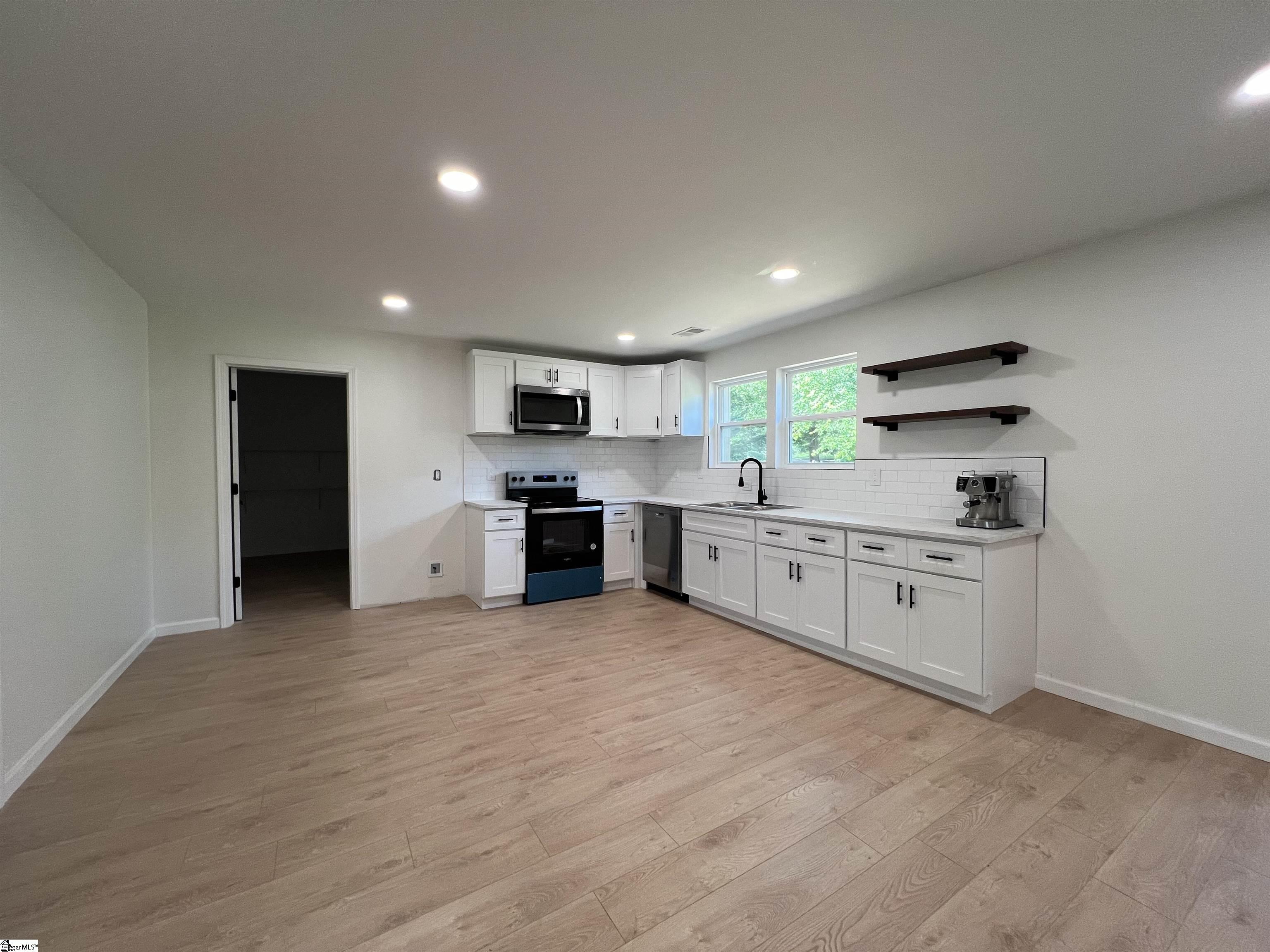 41 State Rd S-24-111 Ware Shoals, SC 29692 - Photo 5 of 18 Gallery Image 5