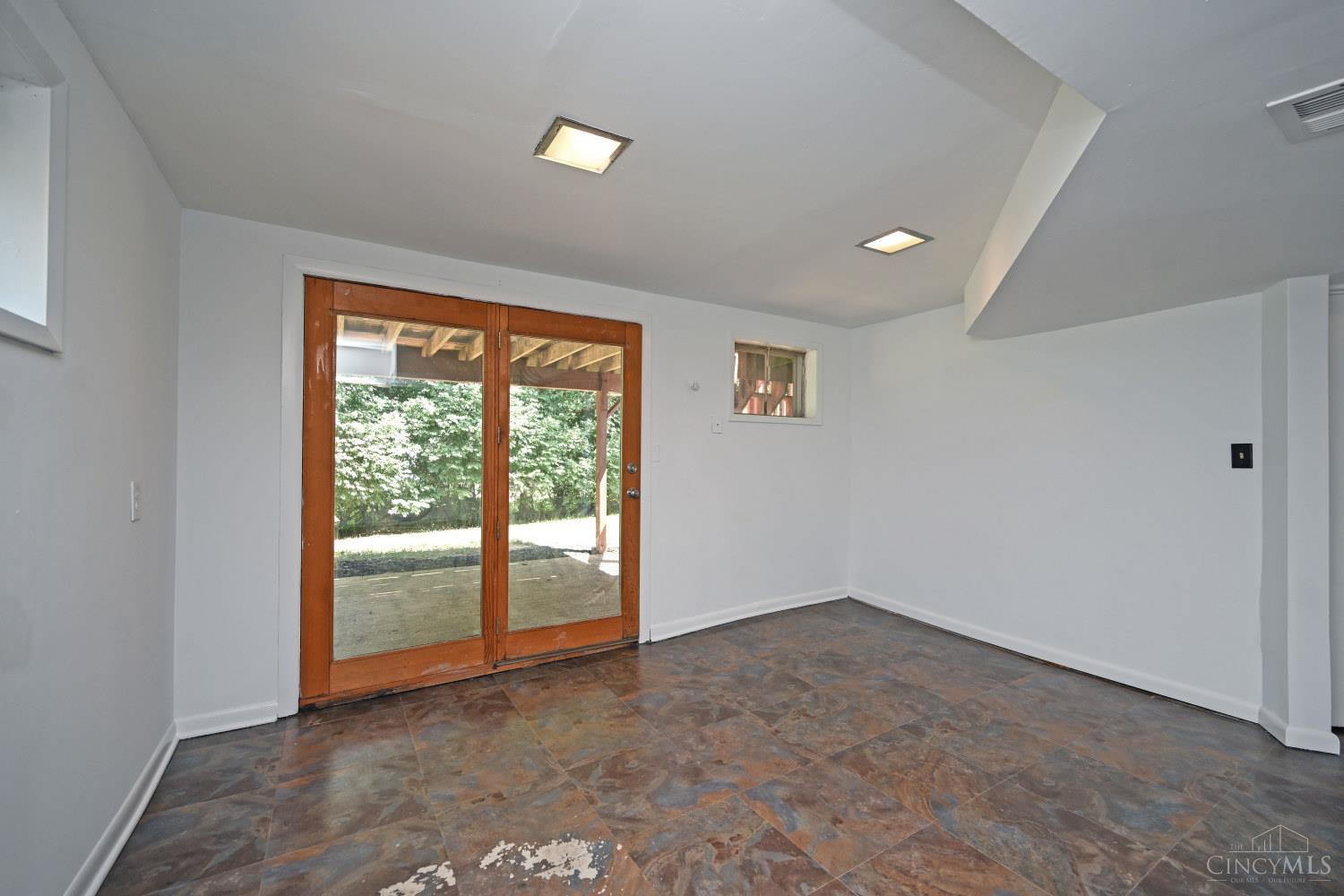 1301 Voll Road Cincinnati, OH 45230 - Photo 42 of 54 Gallery Image 42