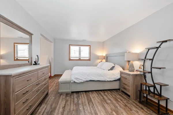 $275,000 | 15705 Old Orchard Court, Unit 2S, Orland Park, IL 60462