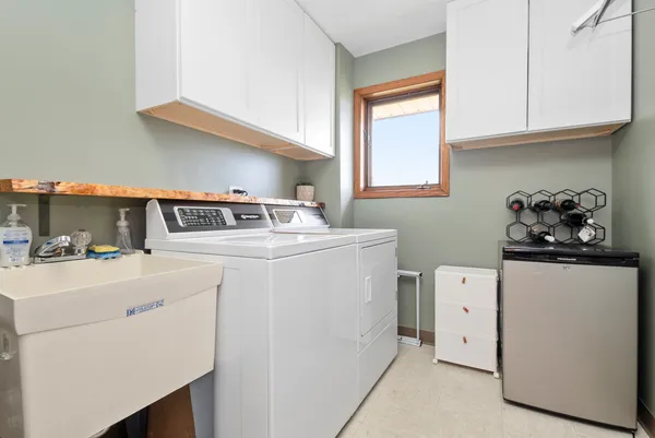 $275,000 | 15705 Old Orchard Court, Unit 2S, Orland Park, IL 60462