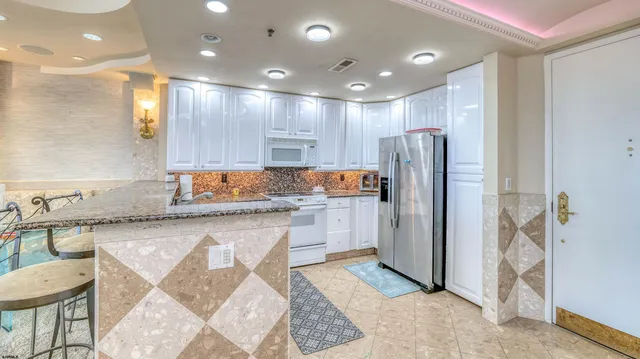 $279,000 | 3101 Boardwalk, Unit 2903B1, Atlantic City, NJ 08401