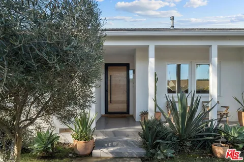 $2,595,000 | 1009 Vernon Avenue, Venice, CA 90291