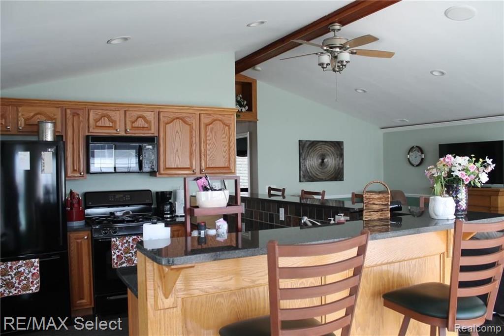 2169 Wiggins Road Fenton, MI 48430 - Photo 3 of 39