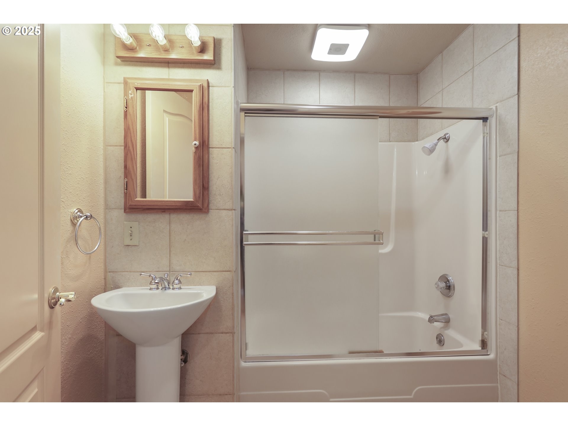 401 Johnson Road Lyle, WA 98635 - Photo 21 of 48 a bathroom with a sink and mirror