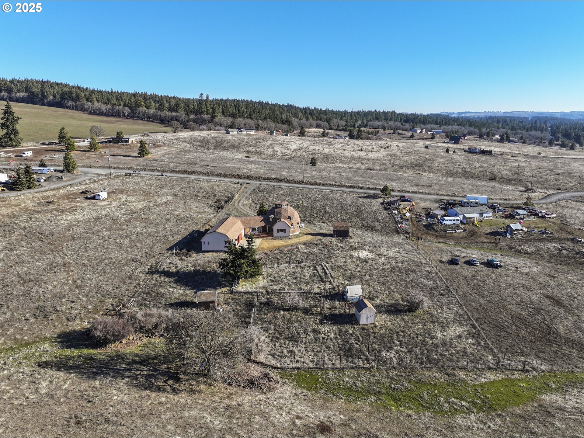 401 Johnson Road Lyle, WA 98635 - Photo 39 of 48 a view of a dry yard with wooden fence