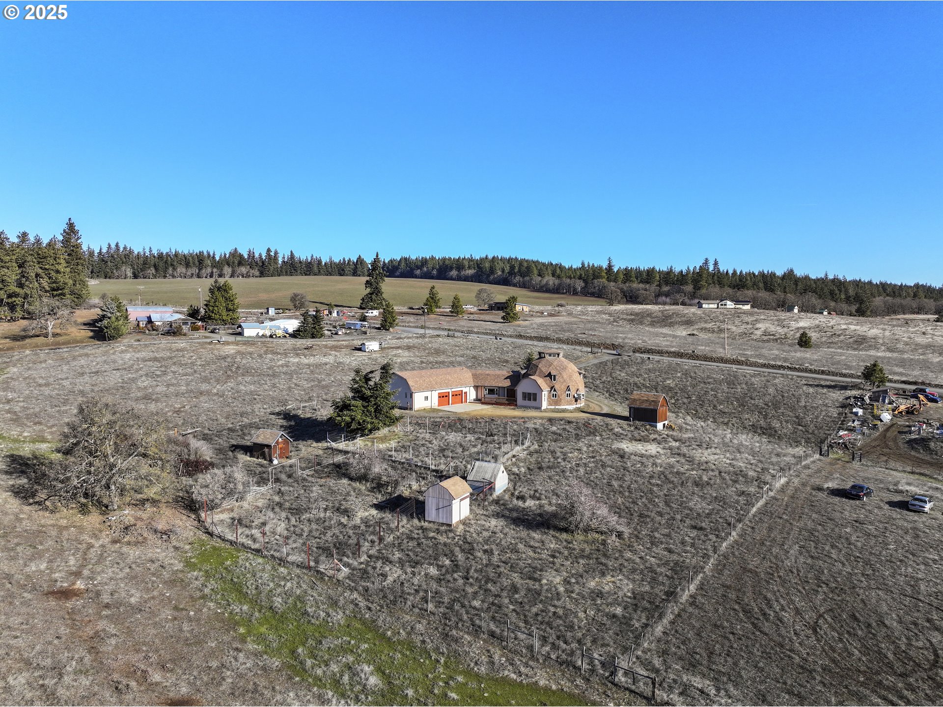 401 Johnson Road Lyle, WA 98635 - Photo 40 of 48 a view of a beach with ocean view